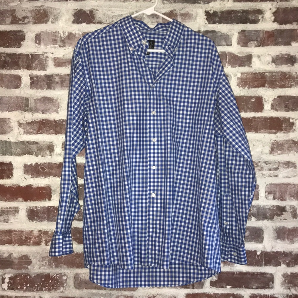 Jos A Bank Traveler’s Collection Button Up